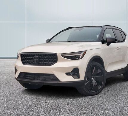 2026 Volvo XC40