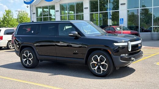 2024 Rivian R1S