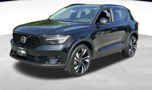 2025 Volvo XC40