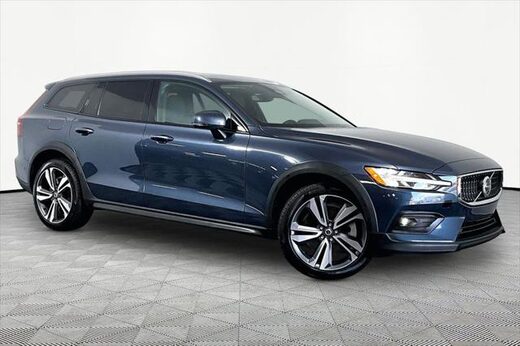 2025 Volvo V60 Cross Country