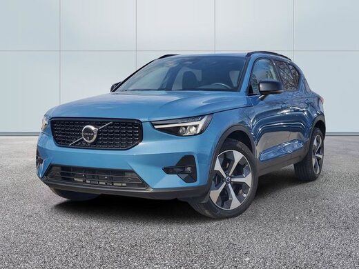 2025 Volvo XC40