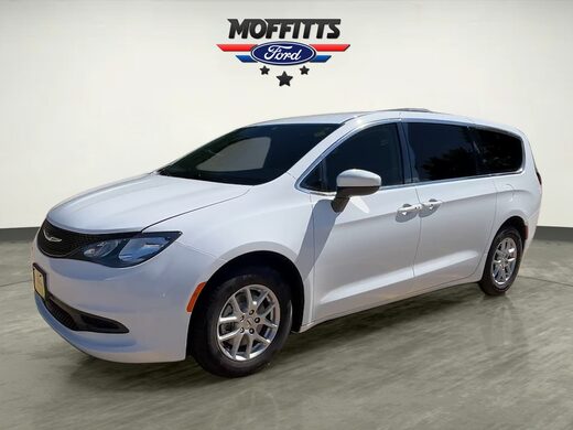 2023 Chrysler Voyager
