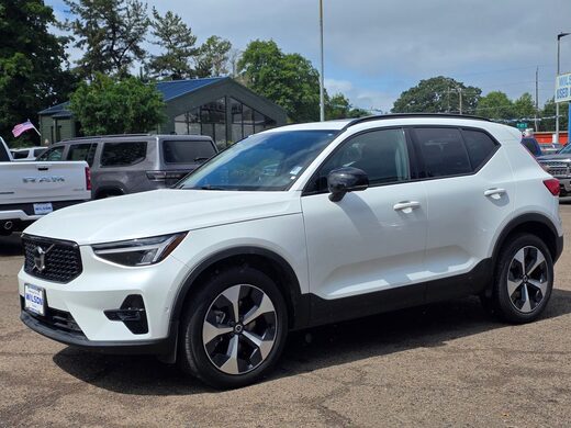 2024 Volvo XC40