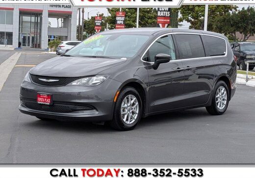 2023 Chrysler Voyager