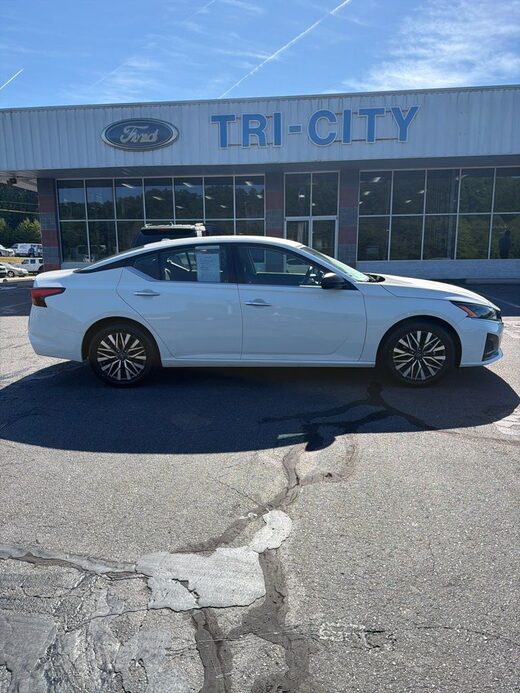 2025 Nissan Altima