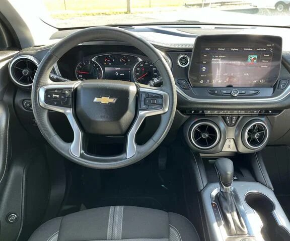 Photo 10