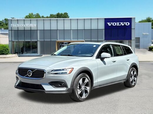 2025 Volvo V60 Cross Country